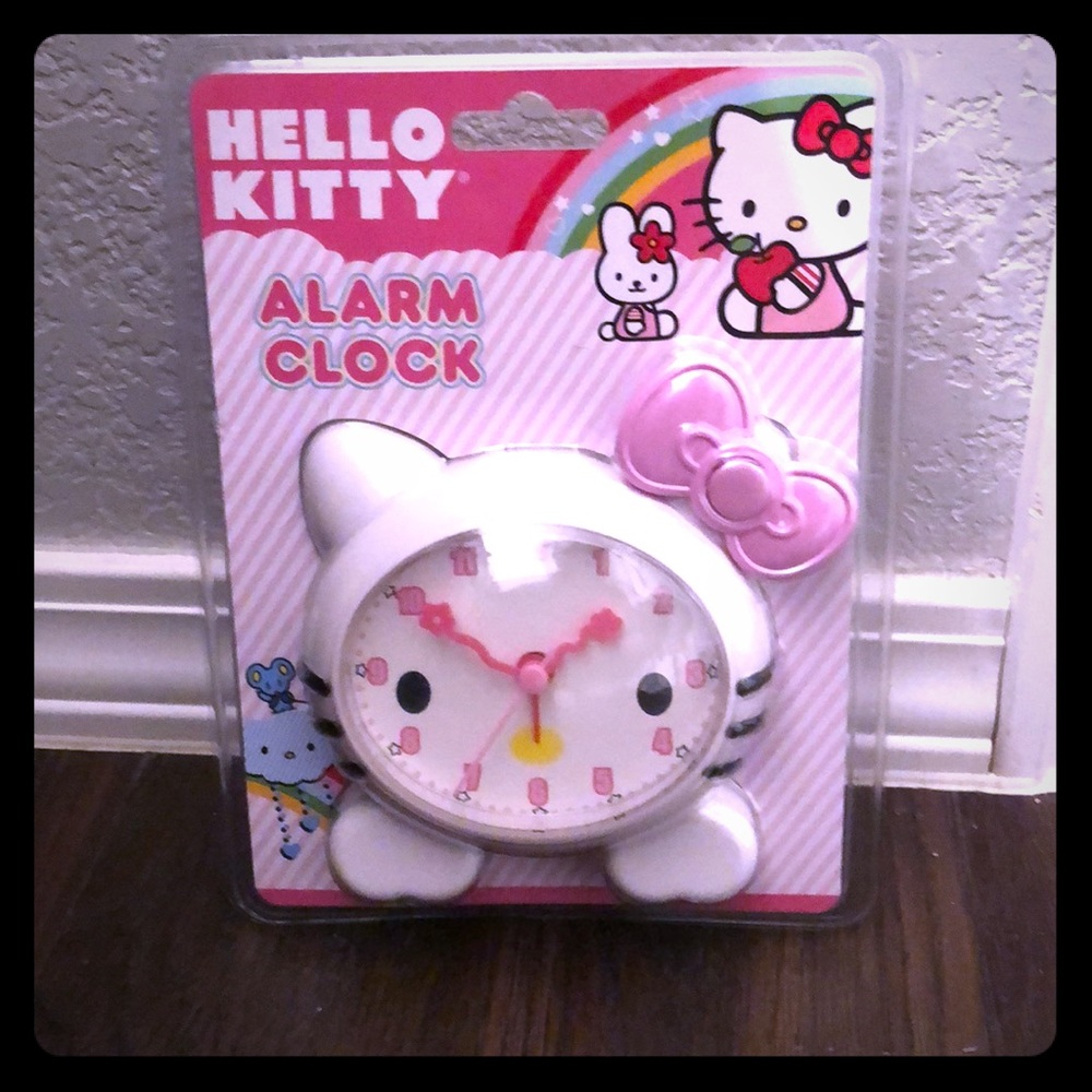 Unopened 🌸Hello Kitty 👒🐱 alarm clock ⏰